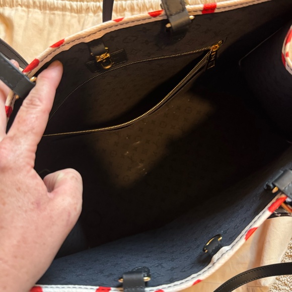 Louis Vuitton Monogram Giant Crafty Onthego GM Rouge Creme Black - Picture 4 of 9